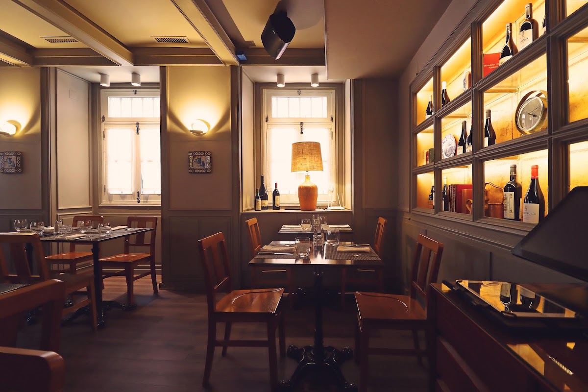 Pizza na Brasa Quinta da Fonte warm dining room